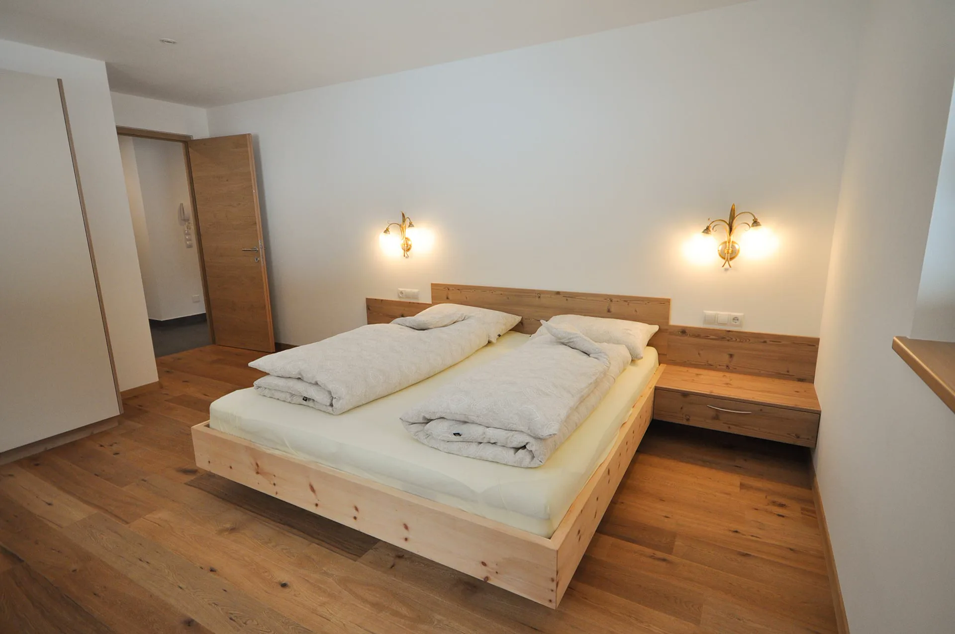 Schlafzimmer einer Ferienwohnung